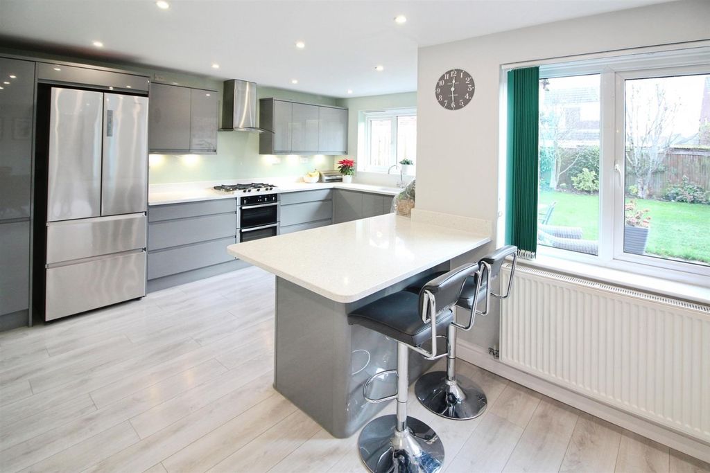 Property photo 2 of 25 Breakfast Bar