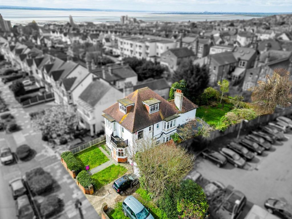 Property photo 3 of 29