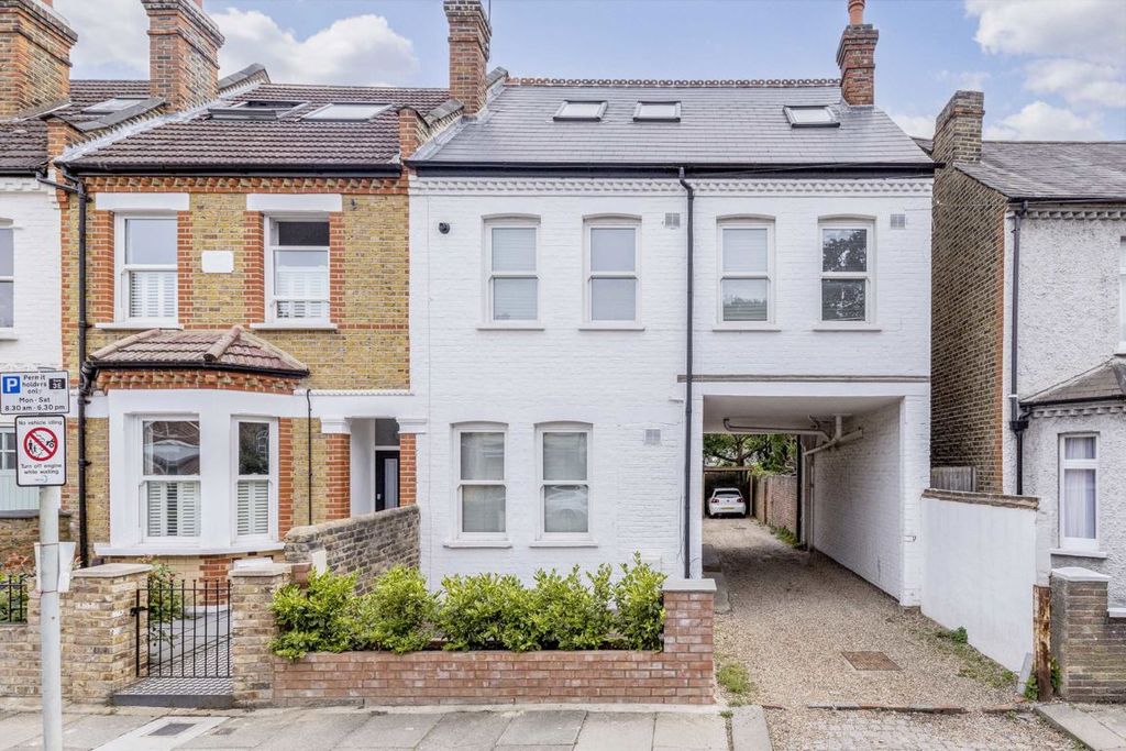 Property photo 1 of 6