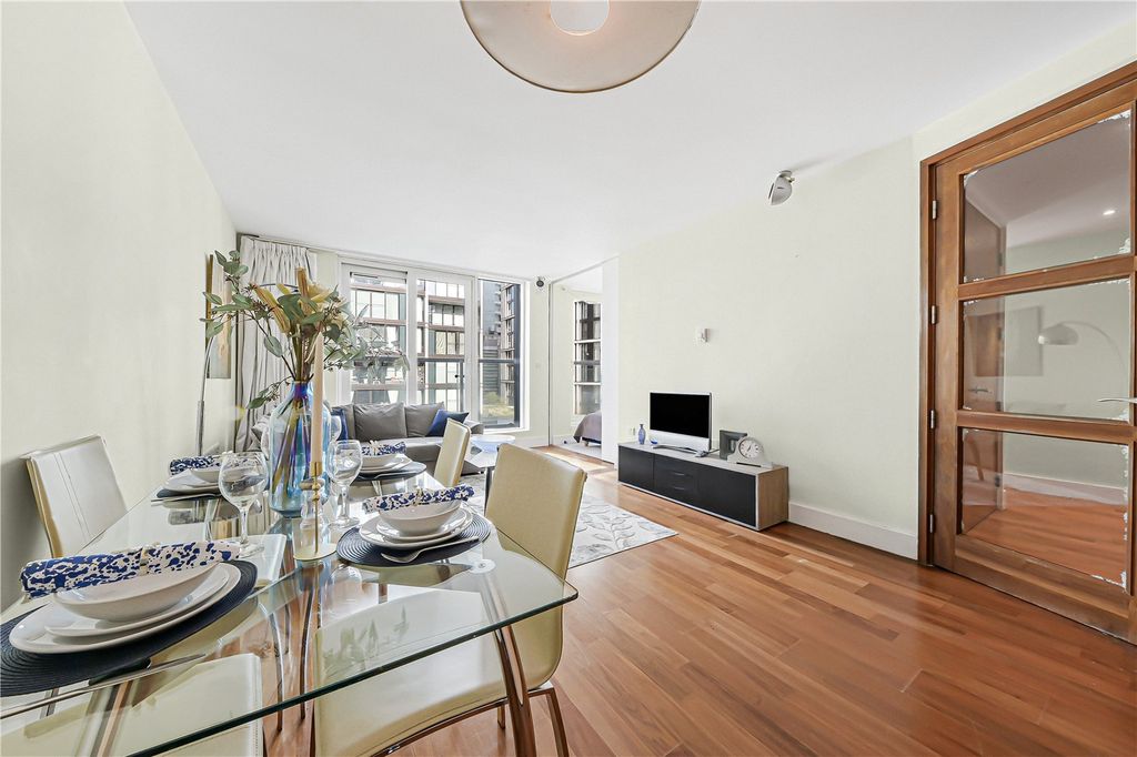 Property photo 3 of 16 Picture No. 23