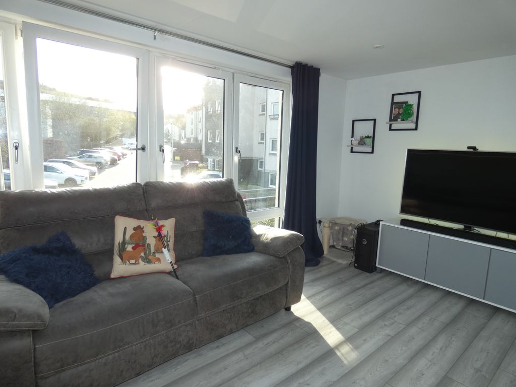 Property photo 3 of 21 Lounge