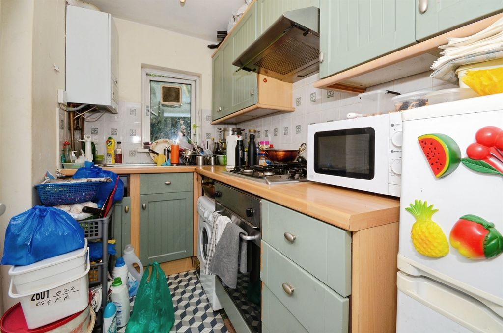 Property photo 3 of 12
