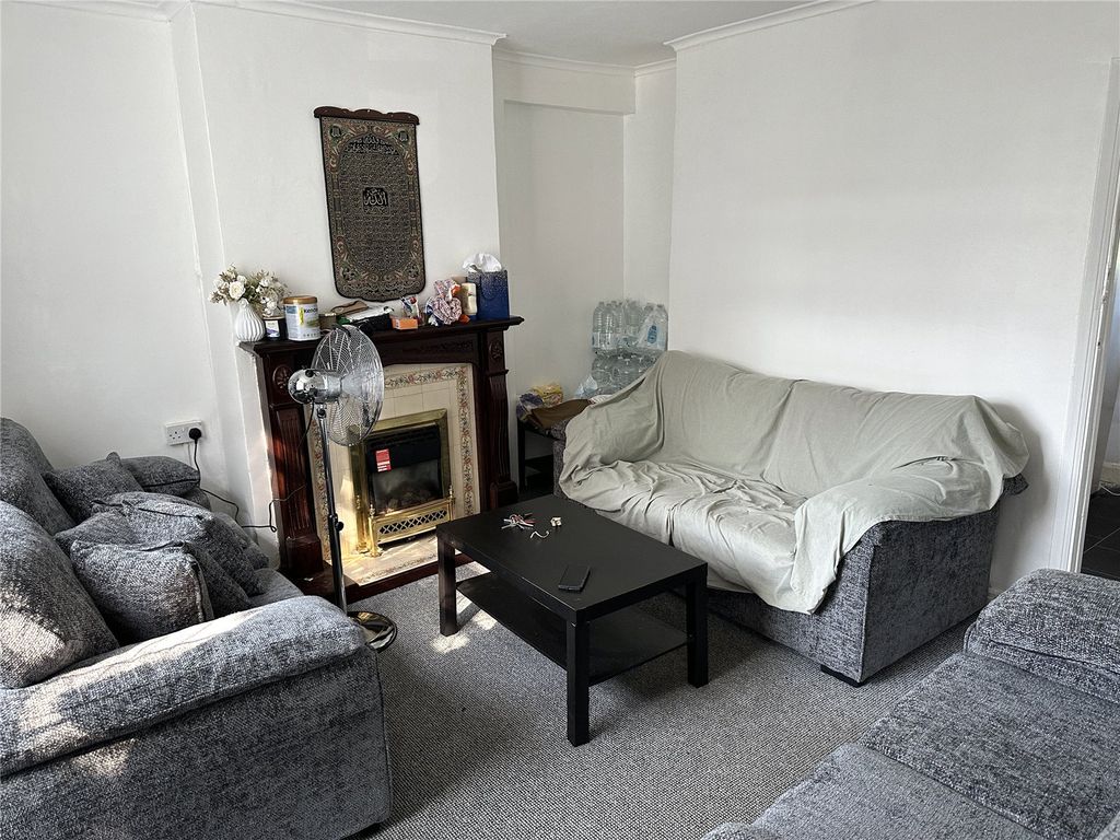 Property photo 2 of 12 Picture No. 19