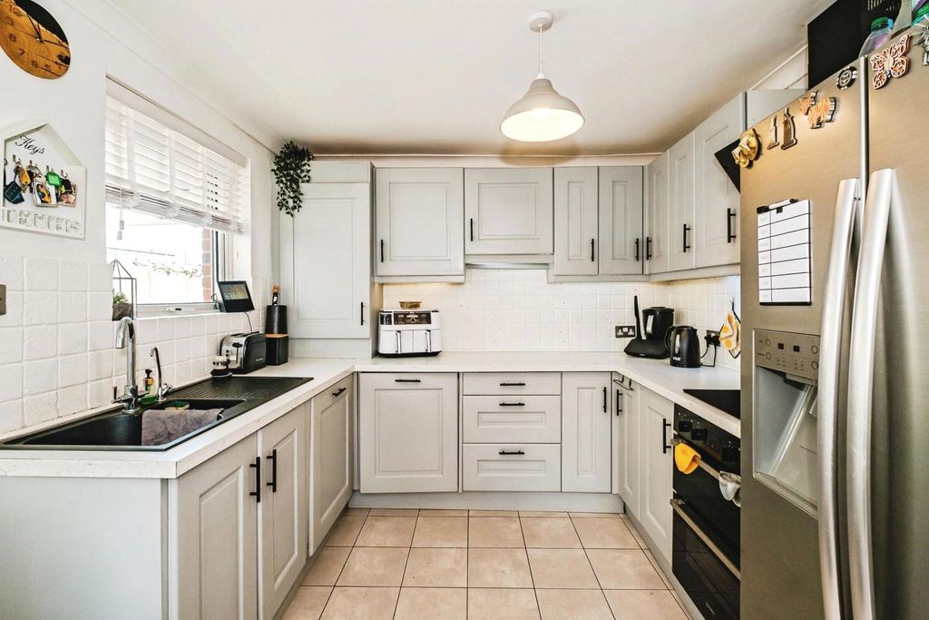 Property photo 3 of 21 Pbox-Img.Jpg