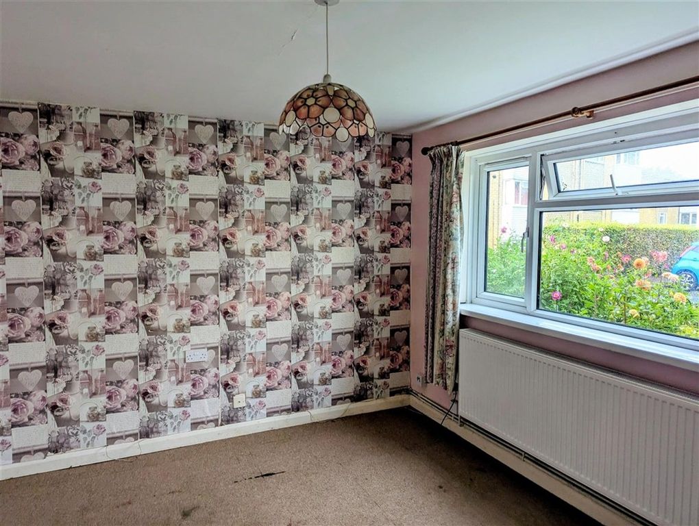 Property photo 2 of 10 Lounge