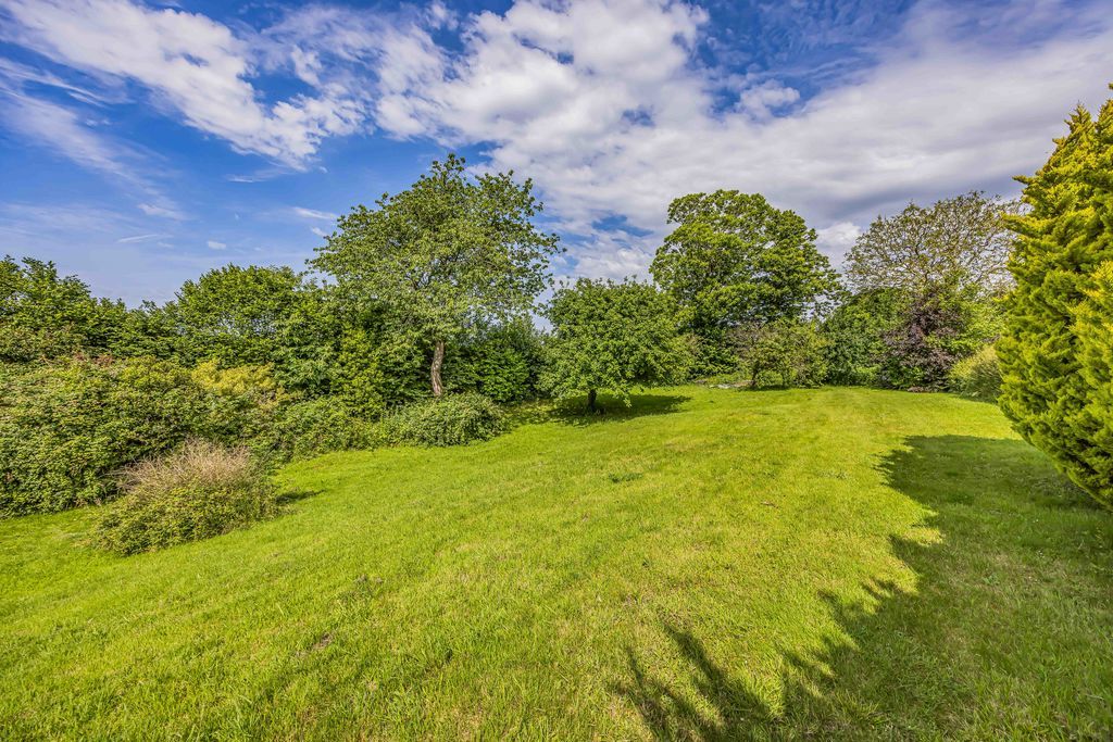 Property photo 3 of 27 Photo 21