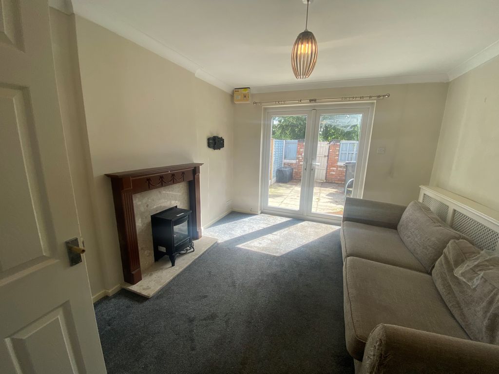 Property photo 3 of 10 Living Room