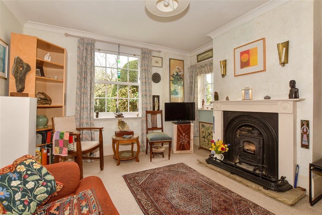 Property photo 3 of 14 Lounge