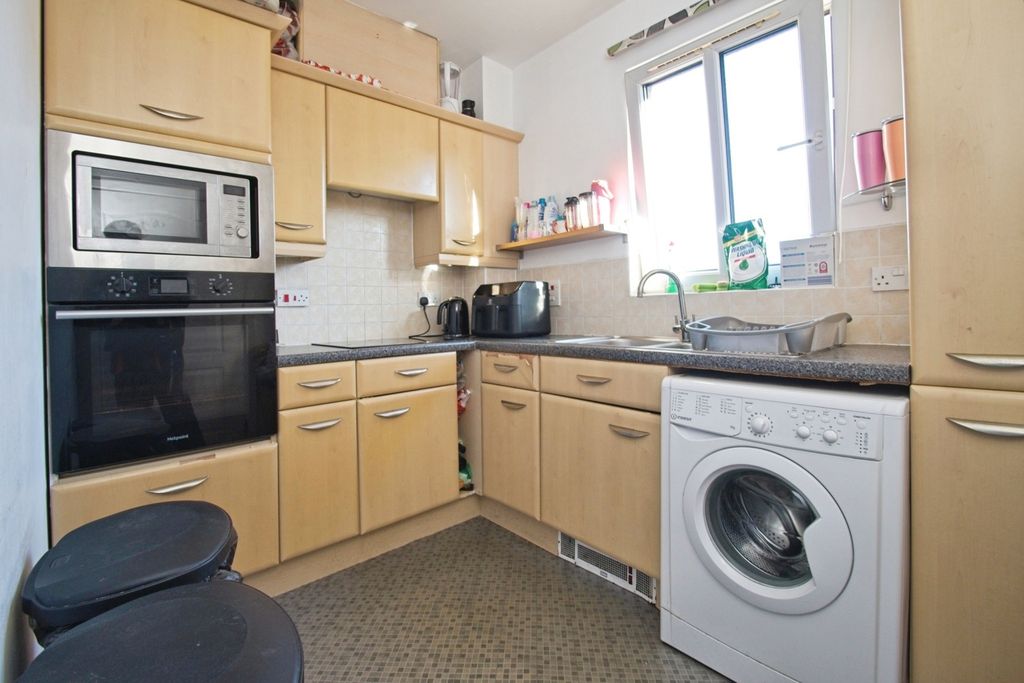 Property photo 3 of 15 Separate Kitchen