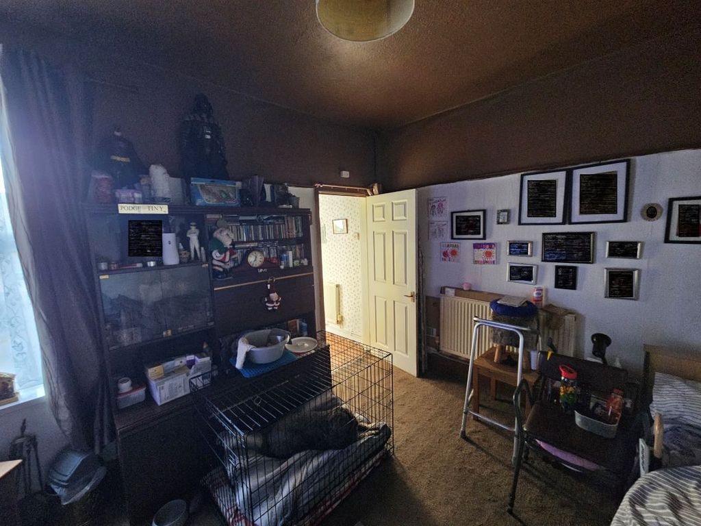 Property photo 3 of 12