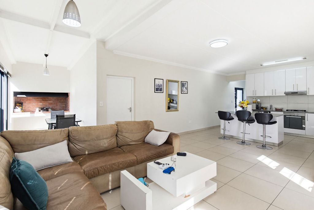 Property photo 2 of 28 Dbv1726419