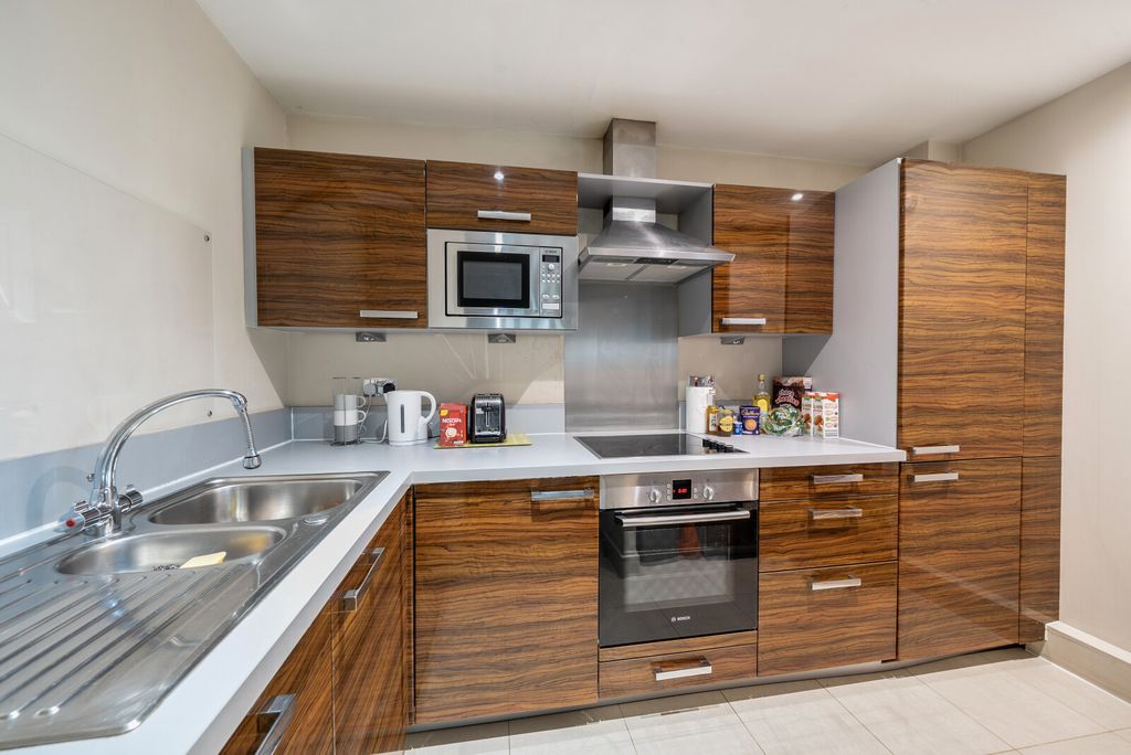 Property photo 3 of 14 1363019-4-68ee61E...
