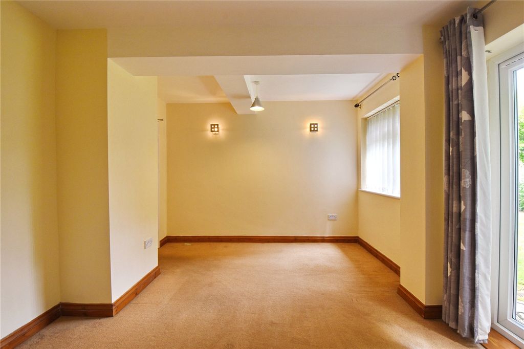 Property photo 2 of 20 Picture No. 02