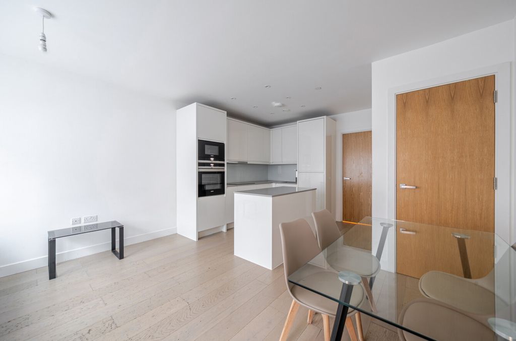 Property photo 2 of 18 1403849-5-69734d1...