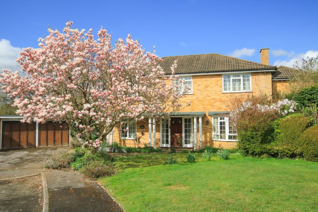 Property photo 1 of 28
