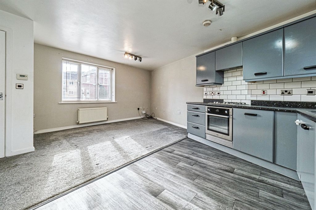 Property photo 2 of 11