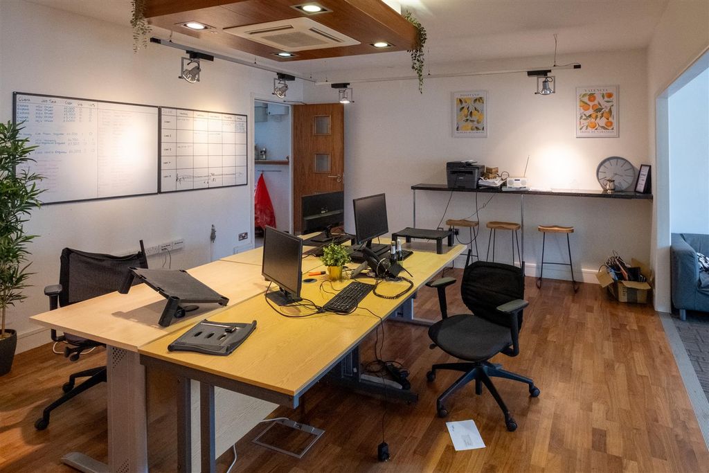 Property photo 3 of 9 B (6).Jpg