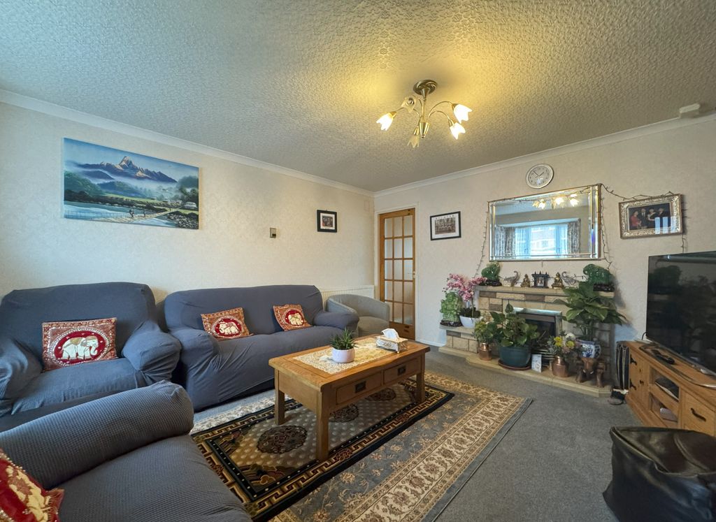 Property photo 2 of 13 2