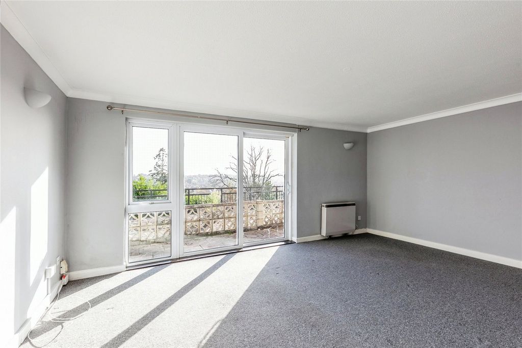 Property photo 2 of 17 Picture No. 13