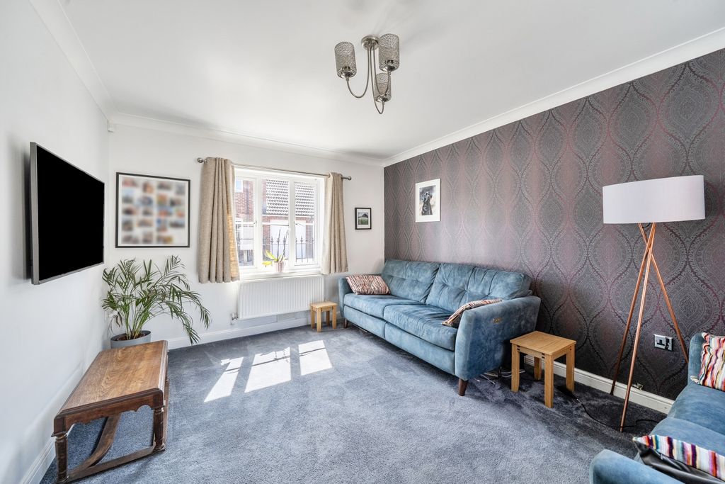 Property photo 2 of 21 1481375 (4)