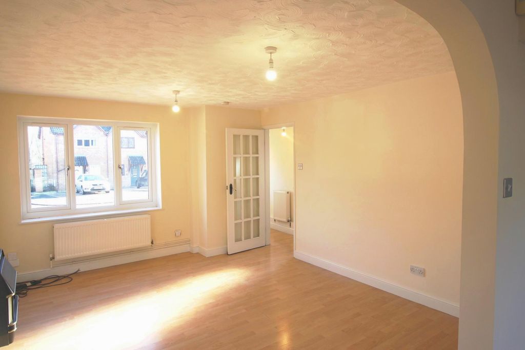 Property photo 3 of 11 Photo 3