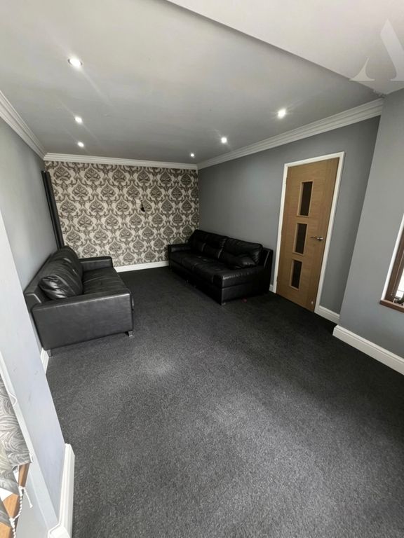 Property photo 3 of 19 46 Jephcott Road Reception Room 2.Jpeg