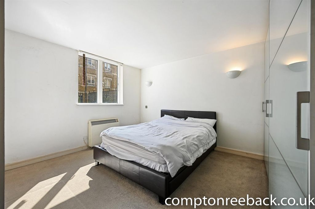 Property photo 3 of 8 Bedroom