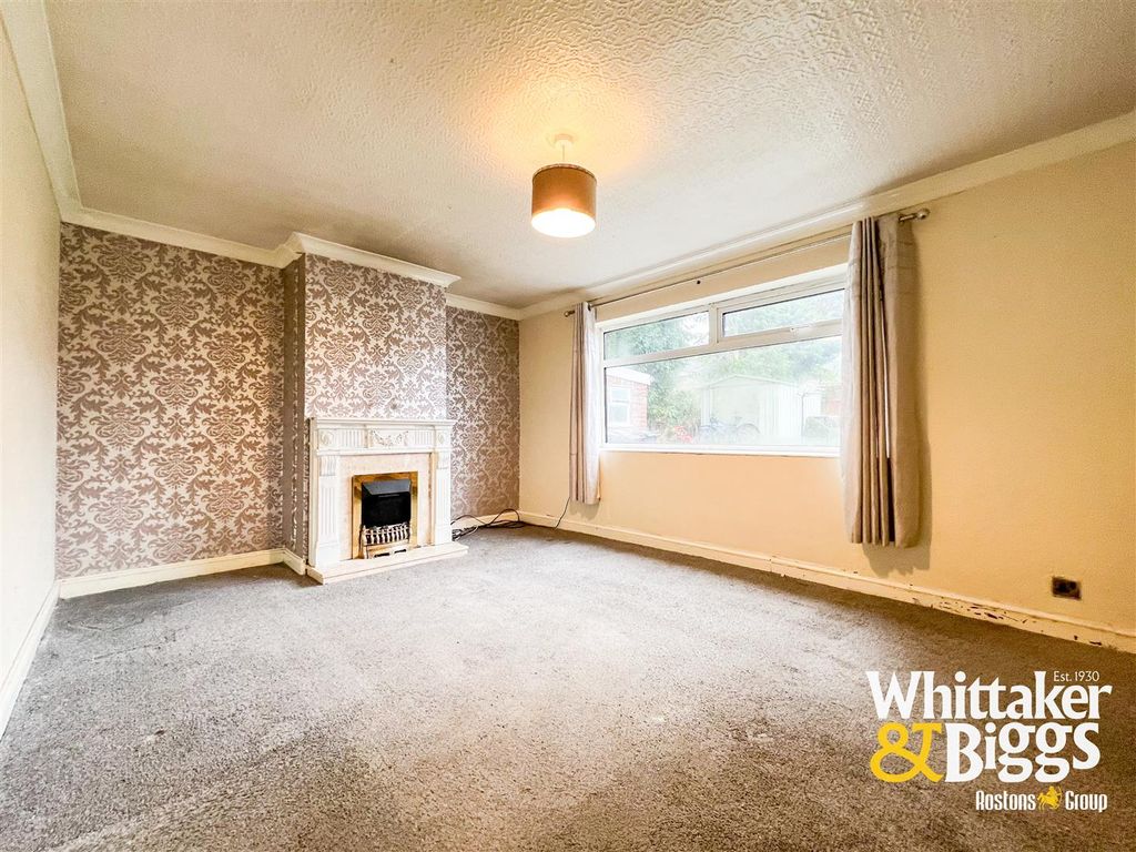 Property photo 2 of 17 Sitting Room