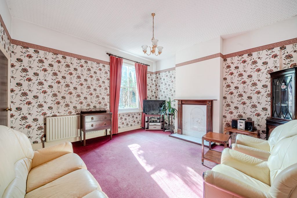 Property photo 2 of 12 Sitting Room