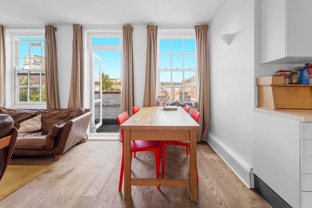 Property photo 3 of 5