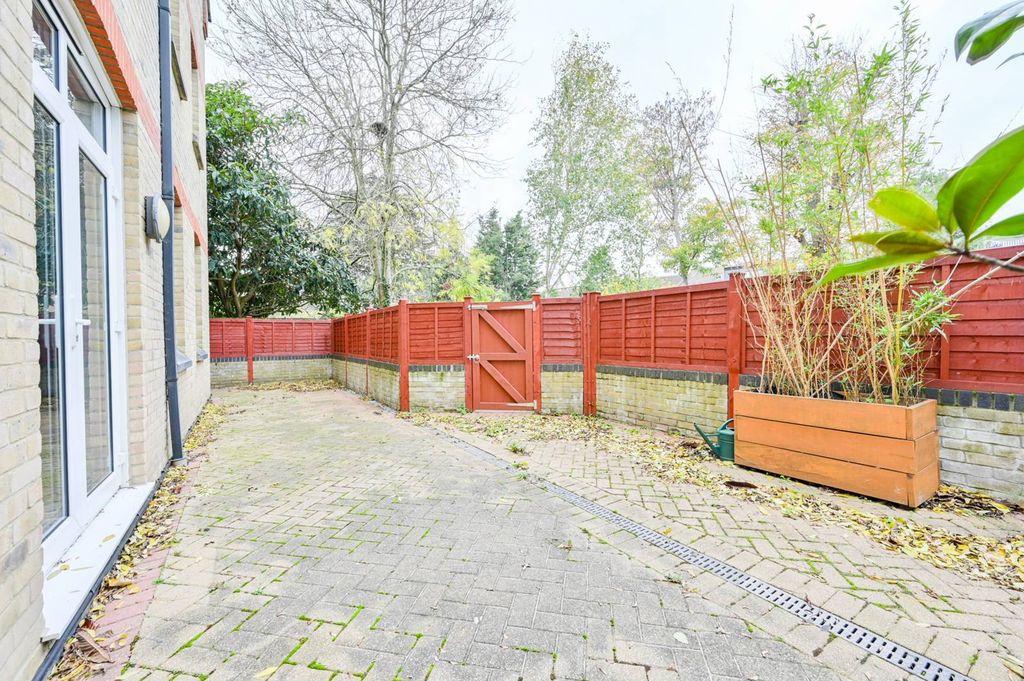 Property photo 3 of 11