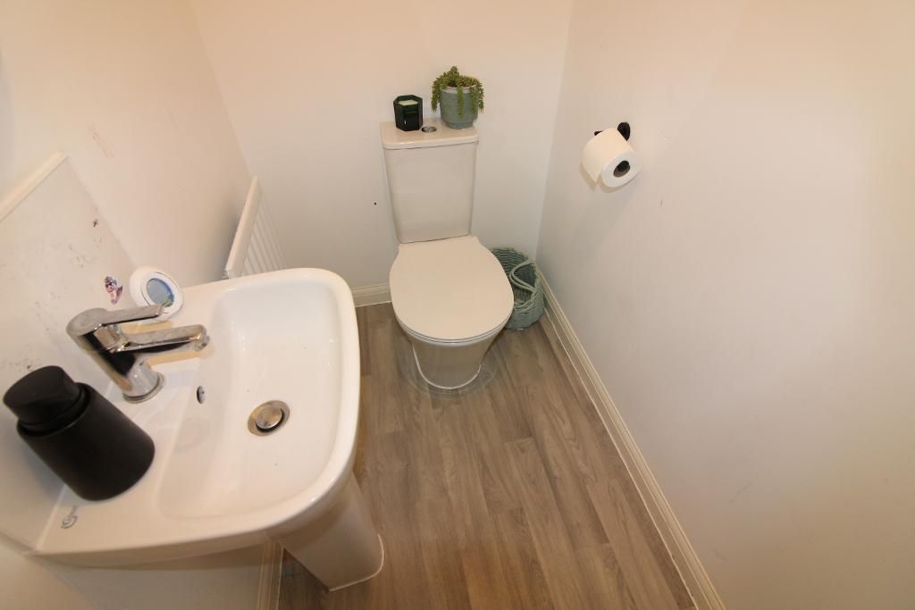 Property photo 2 of 9 Downstairs Cloakroom
