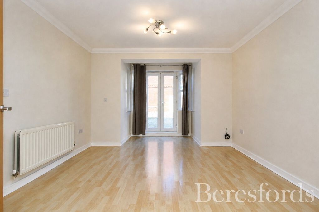 Property photo 3 of 14 Dining Area
