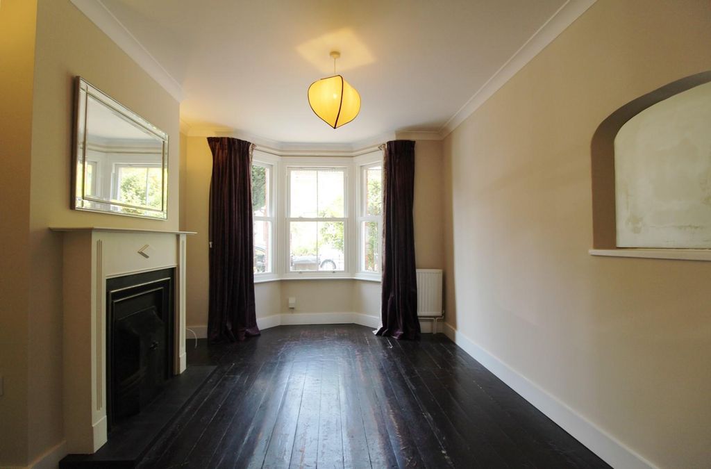 Property photo 2 of 9