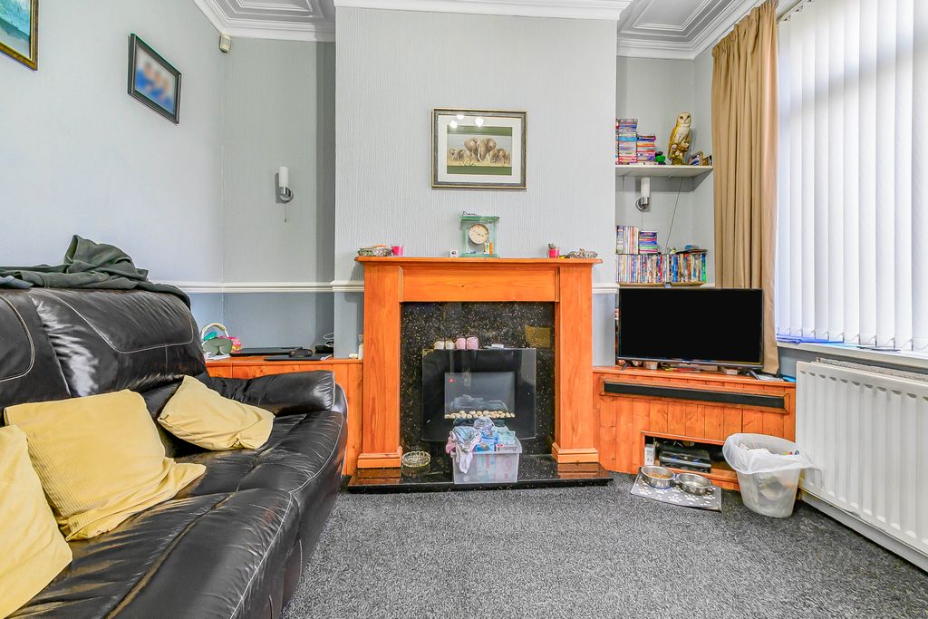Property photo 3 of 22