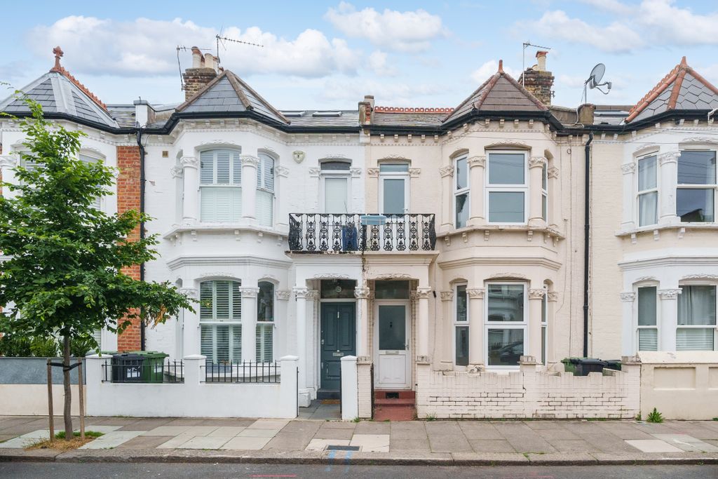Property photo 2 of 11