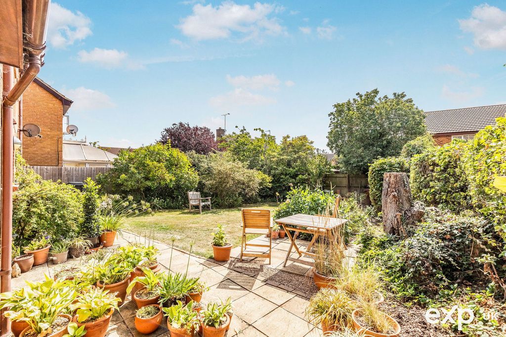 Property photo 2 of 20