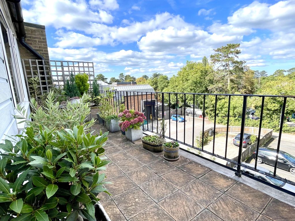 Property photo 2 of 13