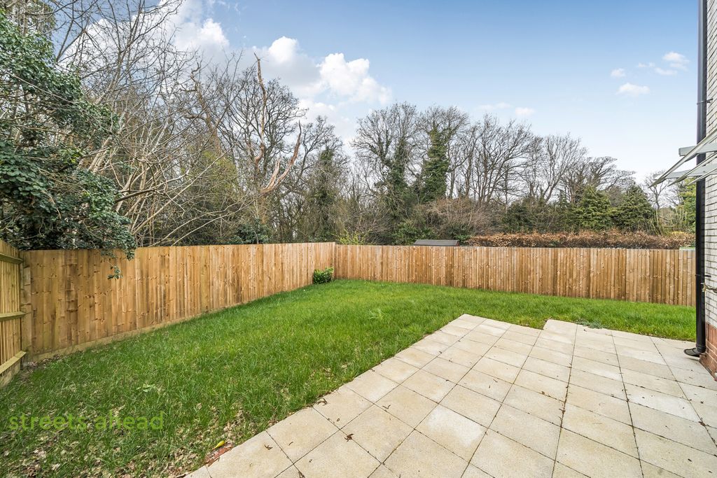 Property photo 2 of 19 9Ae10378-13Fd-4A1...