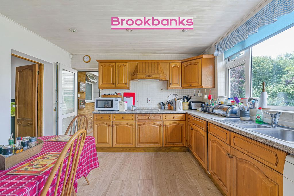 Property photo 3 of 23