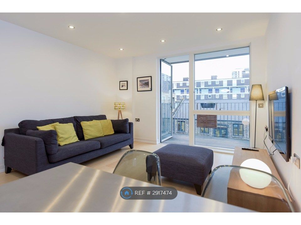 Property photo 2 of 14 Bright And Airy Living Space