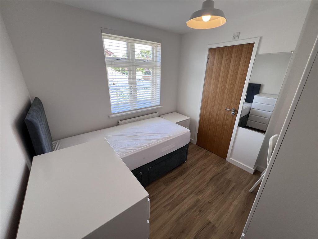 Property photo 3 of 6 Rm 4 2.Jpg