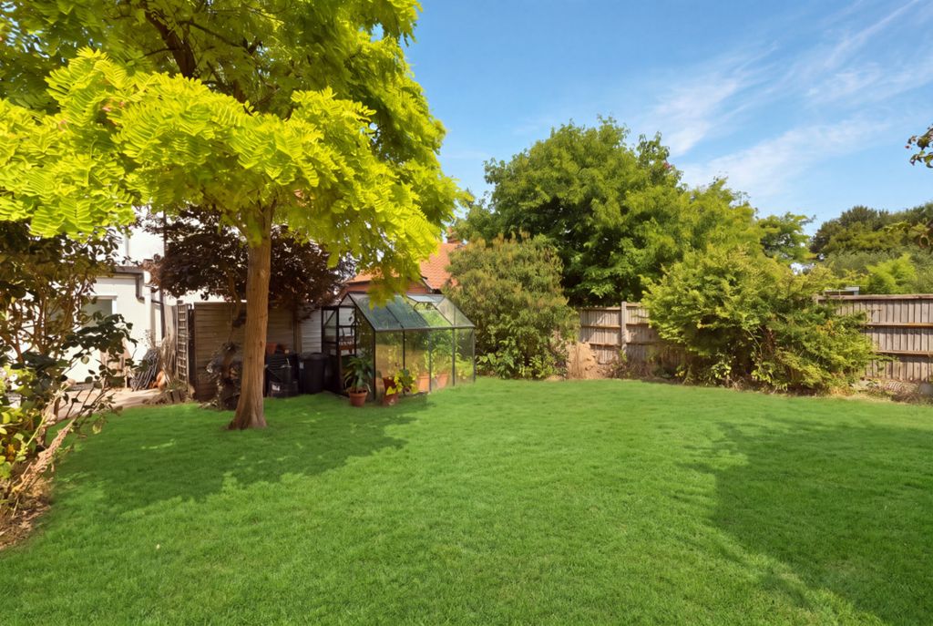 Property photo 3 of 33