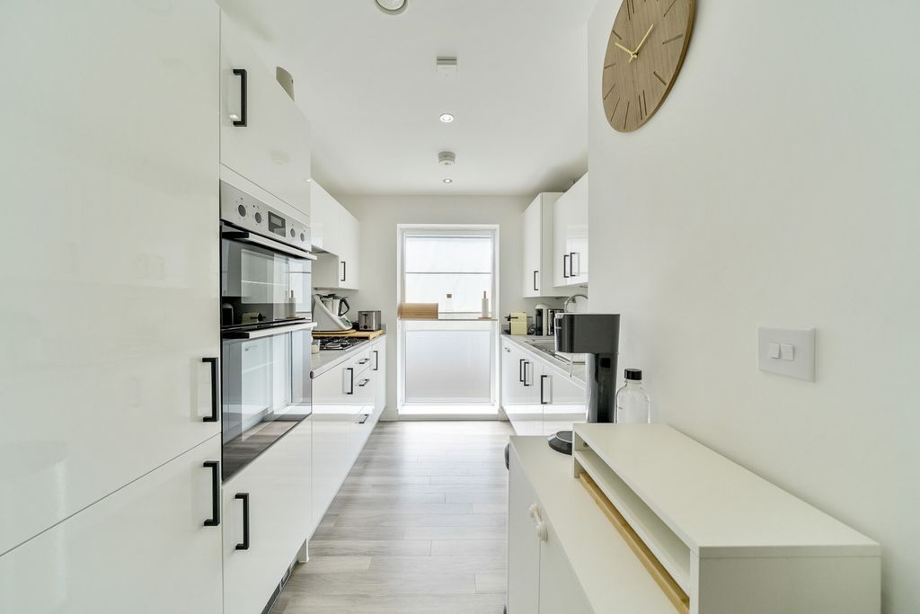 Property photo 3 of 20 1485183-9-6A47c5F...