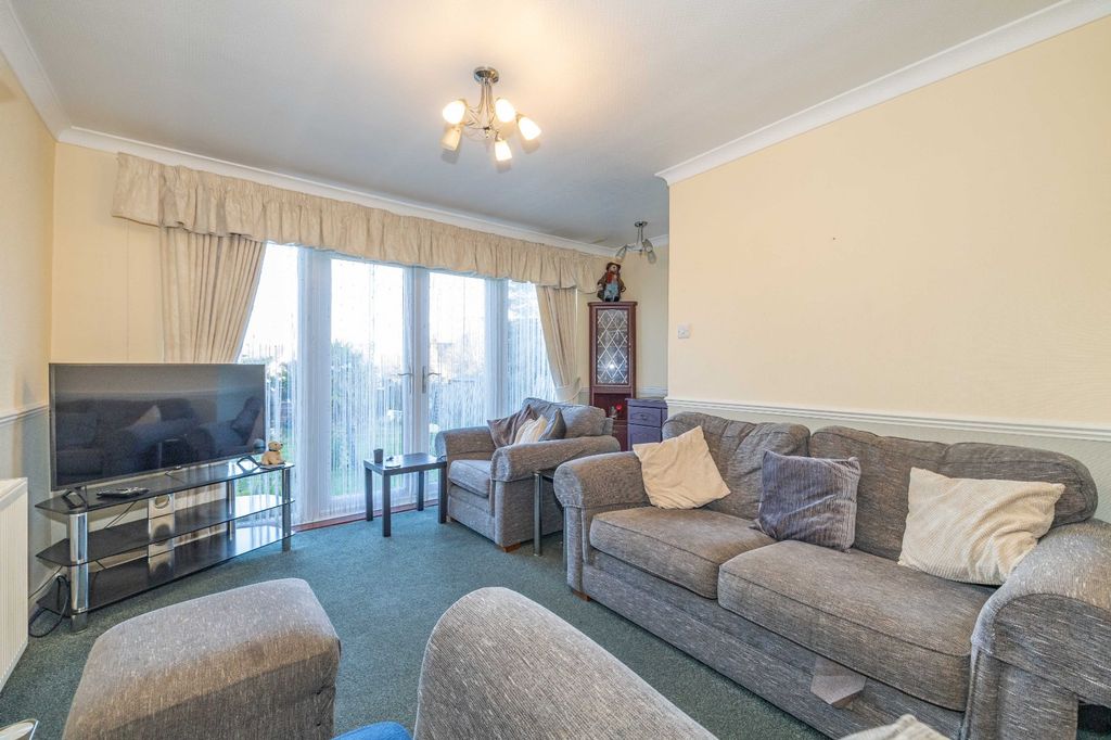 Property photo 3 of 13 Picture 3