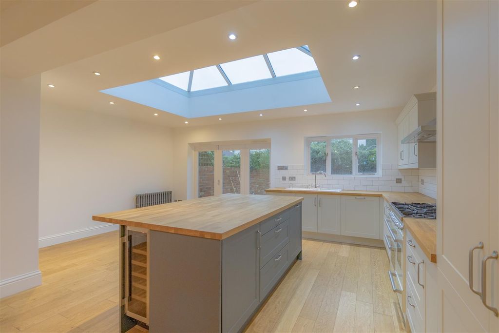 Property photo 3 of 19 Image00016.Jpeg