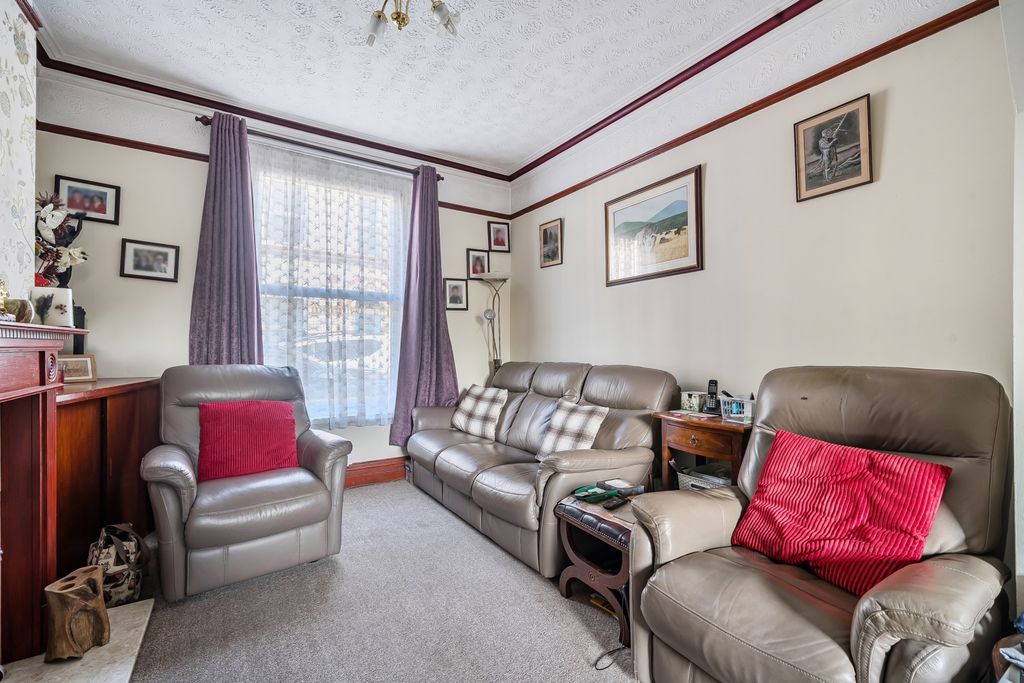 Property photo 3 of 20 1401134-15-696A2c668Cb19