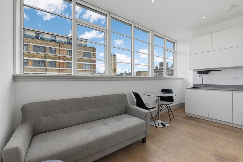 Property photo 1 of 10 Picture No. 06