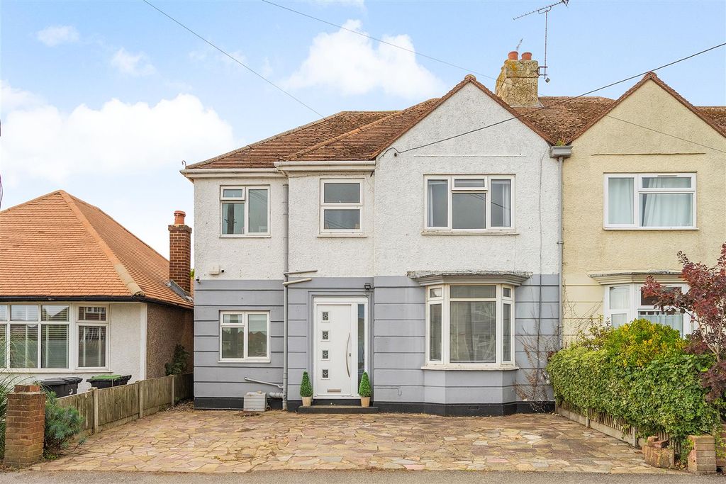 Property photo 1 of 18 Bridgefield, Tankerton, Whitstable