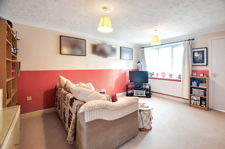 Property photo 3 of 34 Lounge (2).Jpg
